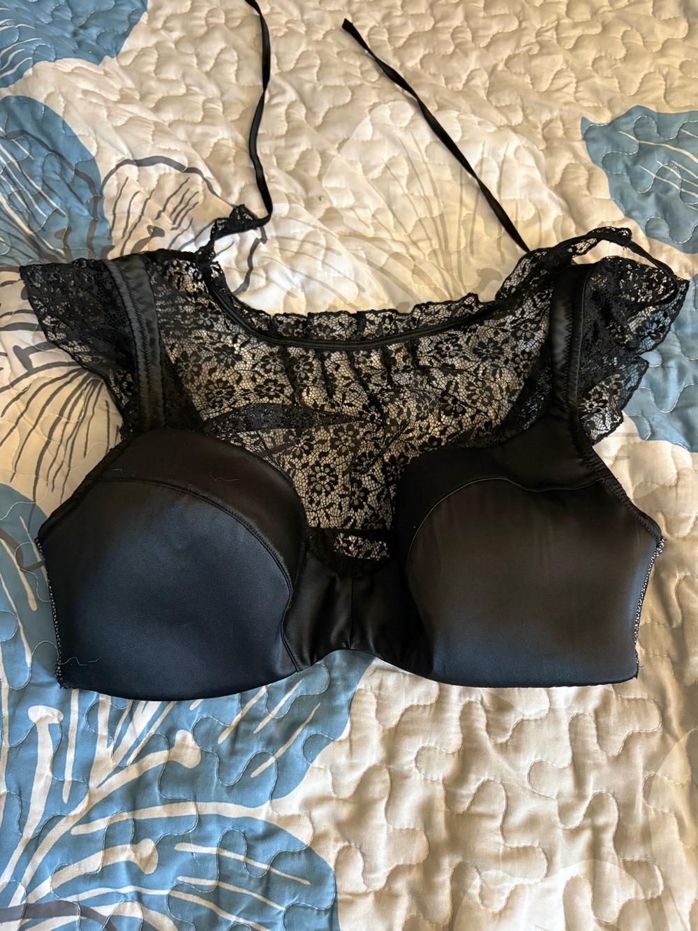 Victoria's Secret Satin and Lace Bra in Black